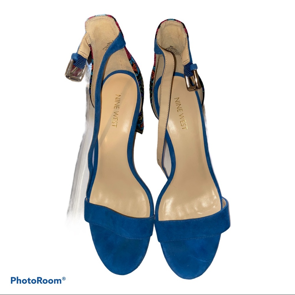 Heels - Picture 4 of 4